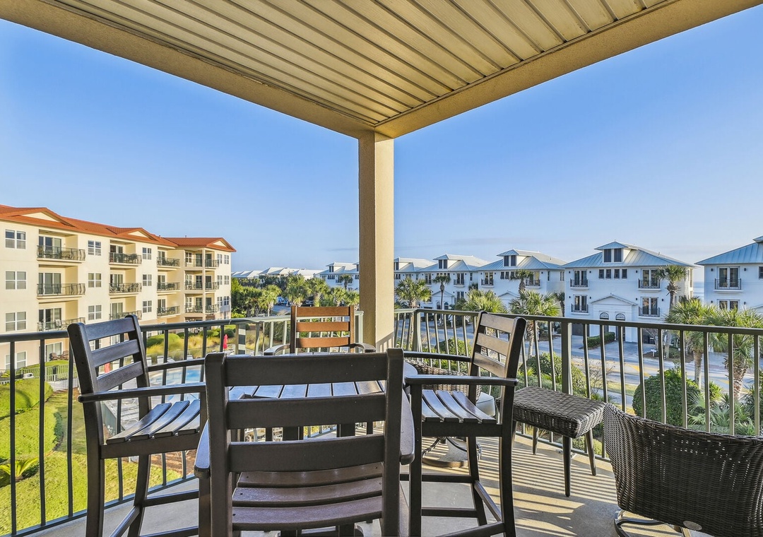 Private balcony at Emerald Waters 301- Saltwater Therapy