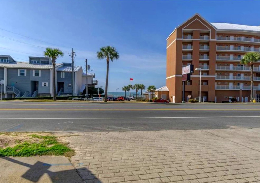 Gorgeous Beach right across the Street! 