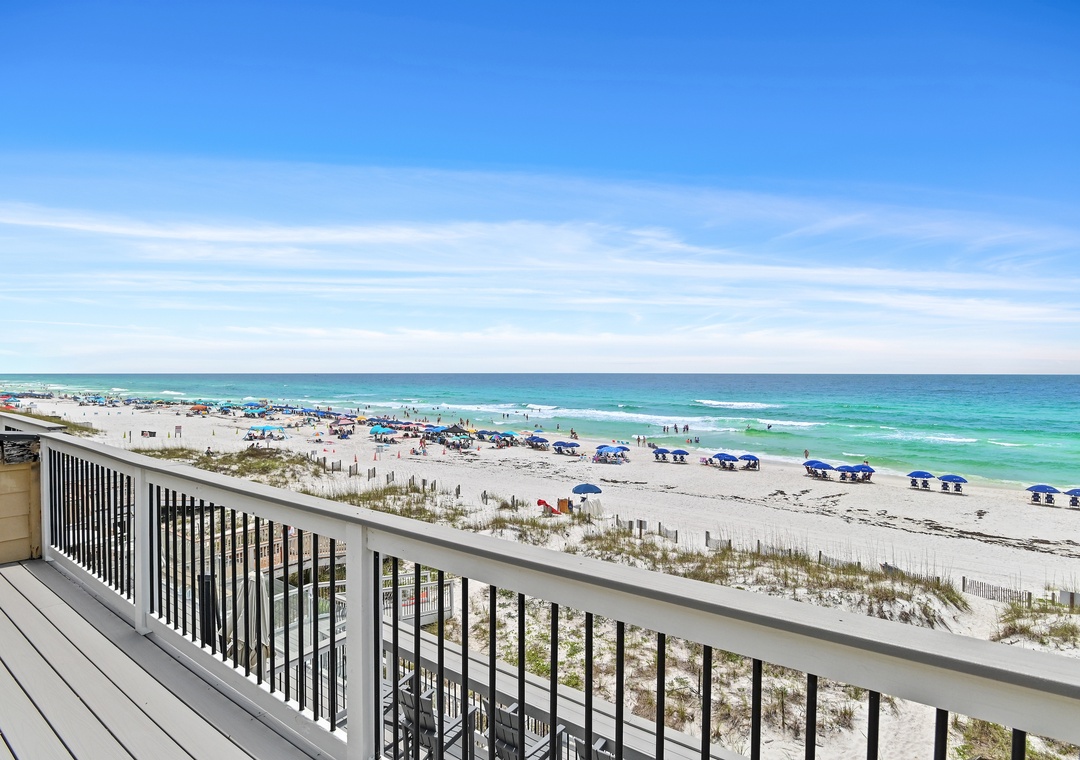 Green Reef #7 - Beachfront and ocean views from 3 floors