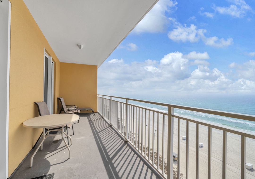Sterling Reef 505 balcony