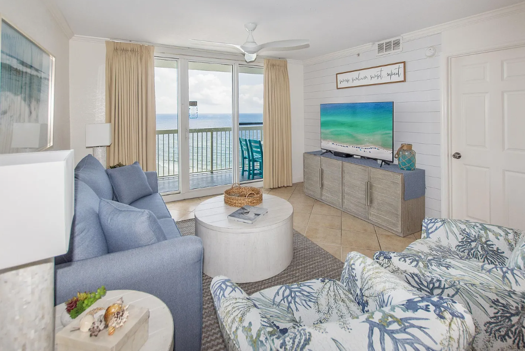 Pelican Beach Resort 1912