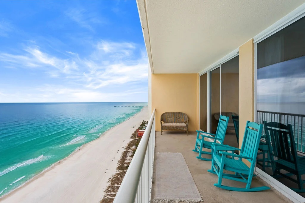Breathtaking balcony views!