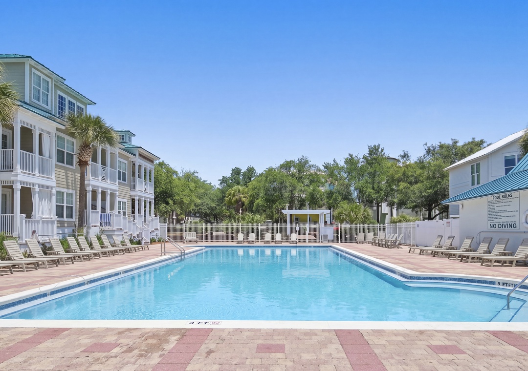 Community Pool-Take a dip!