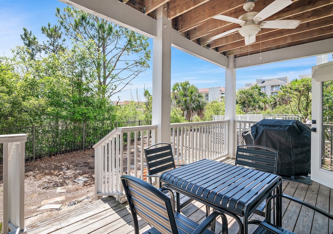 Elegance on the Gulf - multiple outdoor spaces