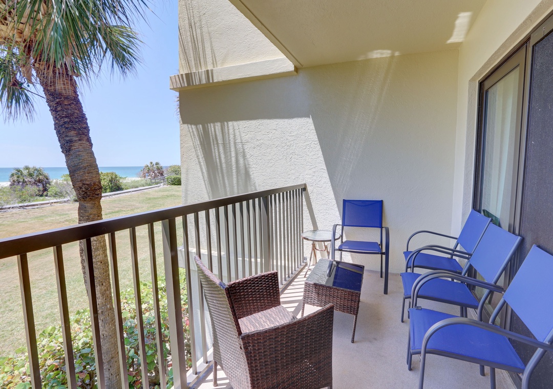 Private Balcony with Seating