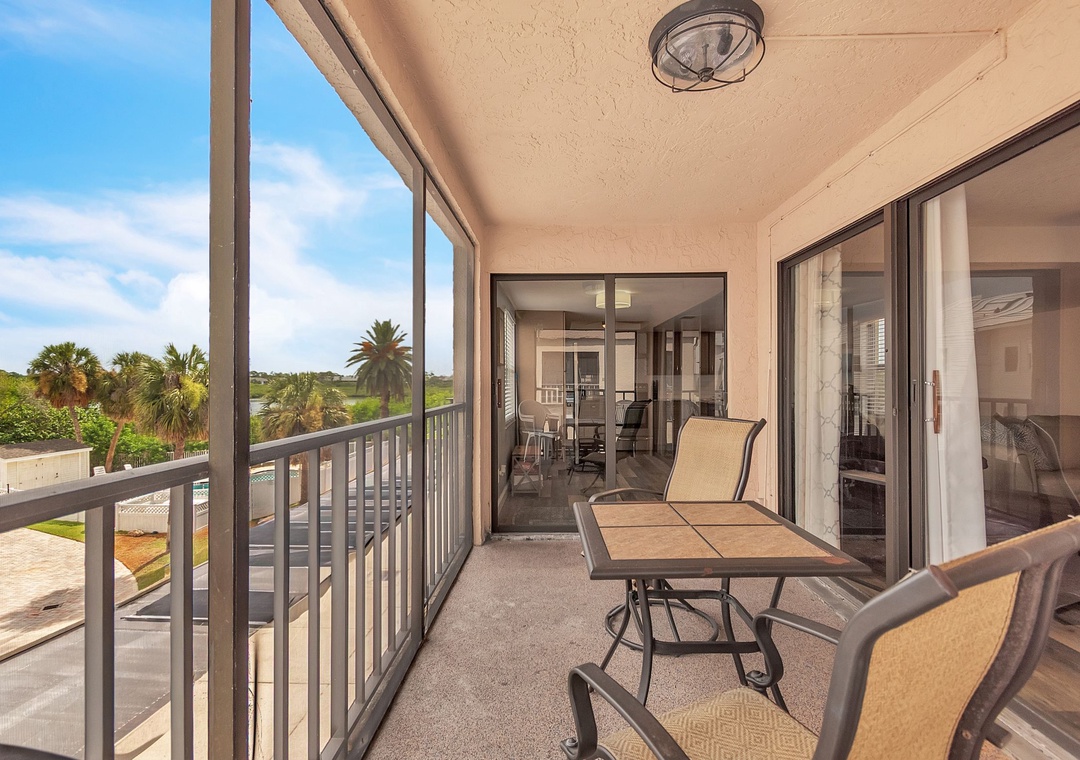 Balcony with Seating