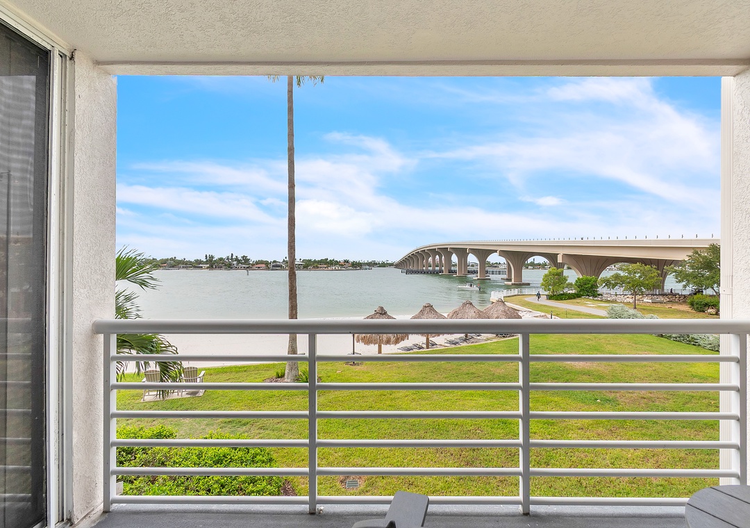 Awesome Waterway Views - Watch for the Dolphins Going by!