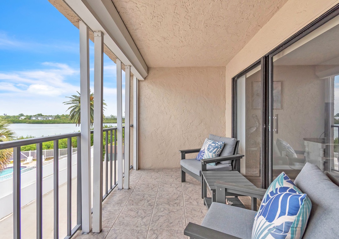 Balcony with Views of Intracoastal Waterway and Pool!