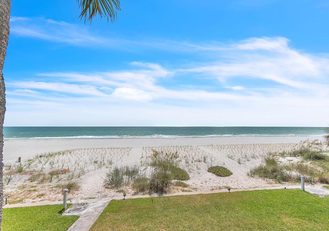 Beautiful Beach and Gulf Views from your Balcony