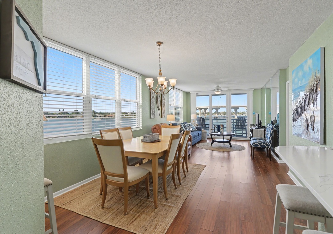 Open and Bright Living Area