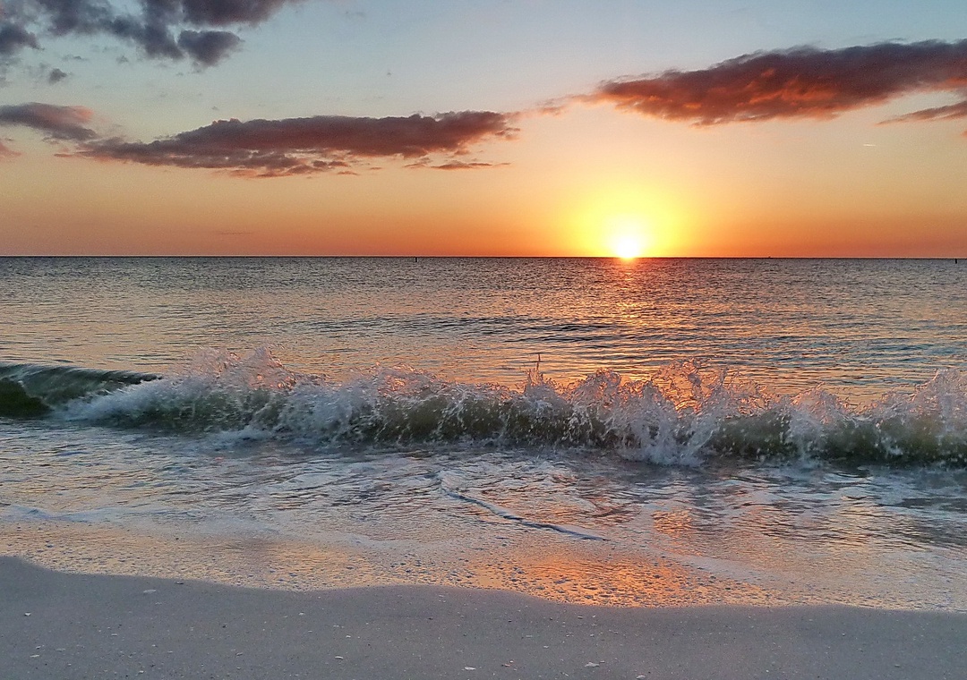 Watch Sunset Every Night!