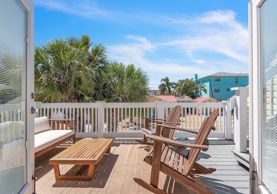 Large Upstairs Deck with Seating
