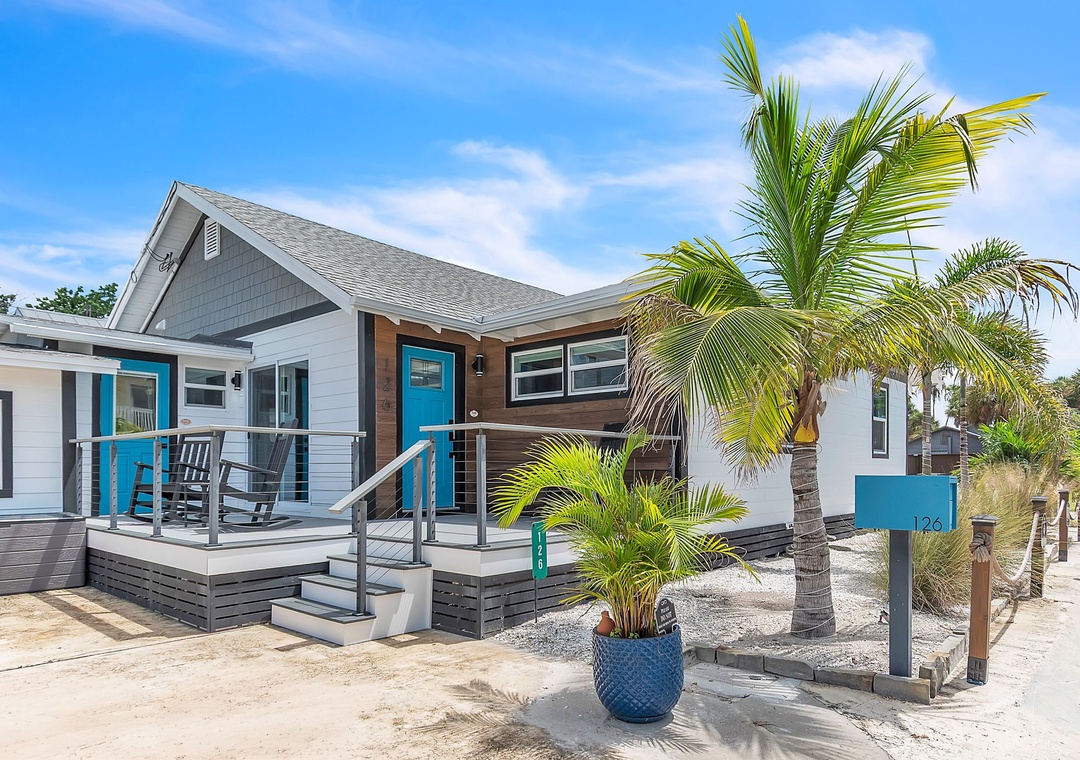 Rocking Sunset Beach House - Treasure Island