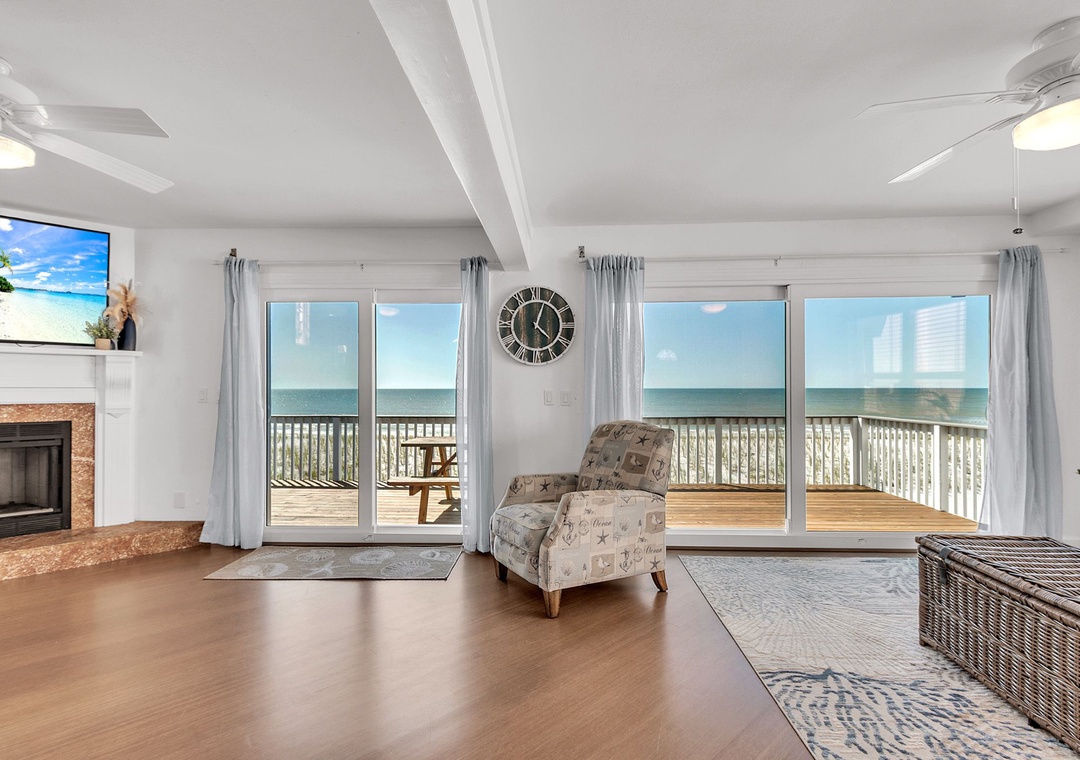 Sailfish Spacious Living Area with Balcony Access - Gulf and Beach Views - Mid Level