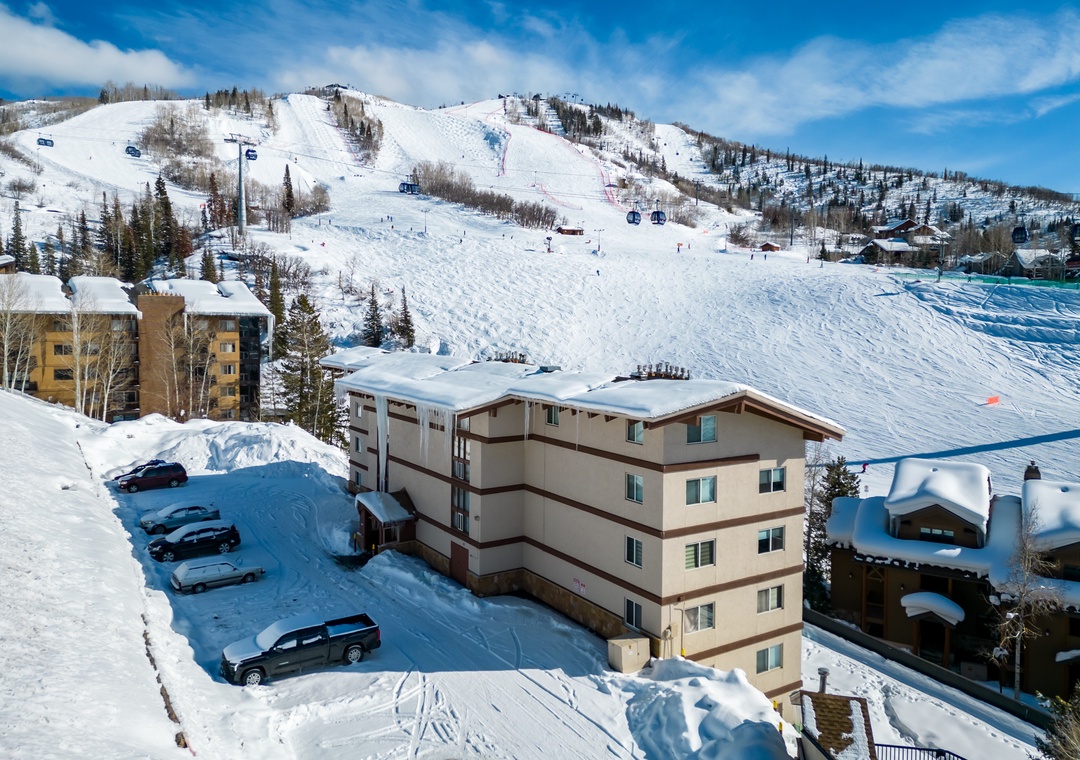 Storm Meadows 400 - Ski In/Walk Out