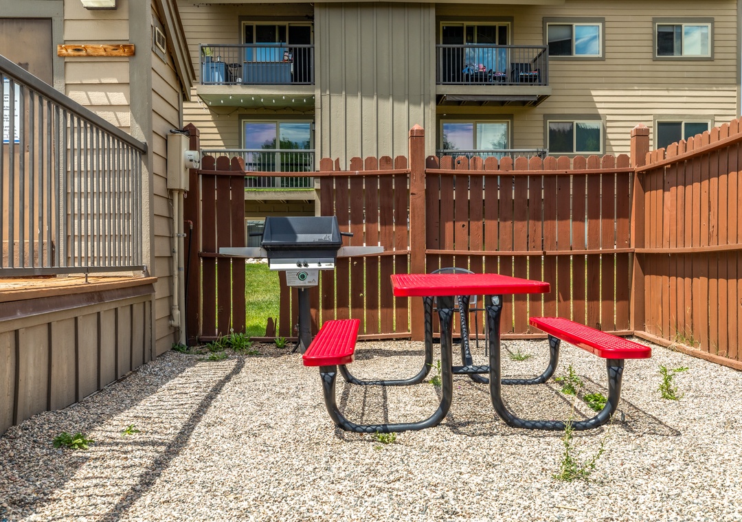 Community Grill and Table