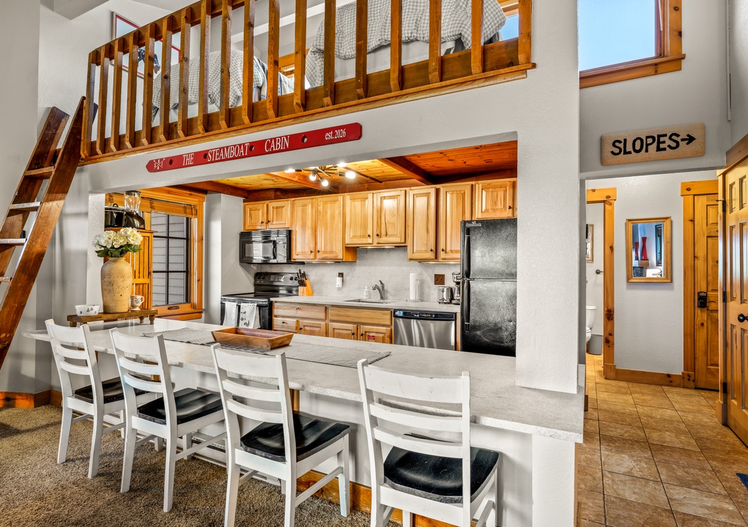 Dining Area & Kitchen