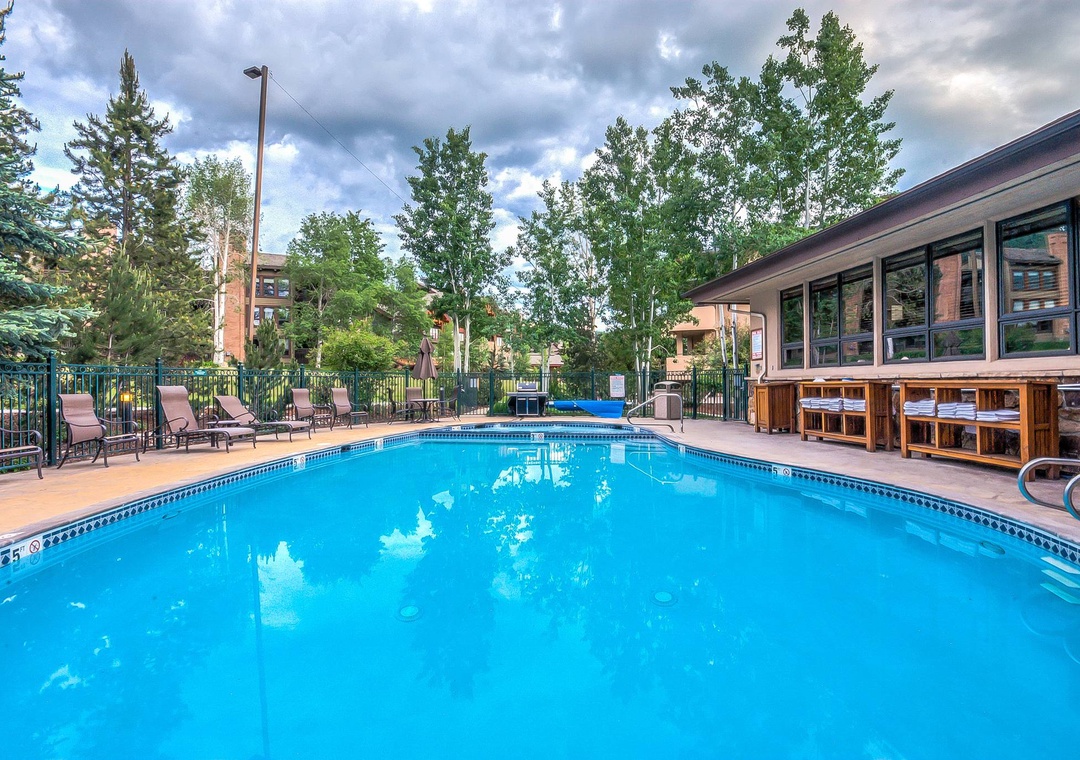 Canyon Creek Pool and Hot Tub