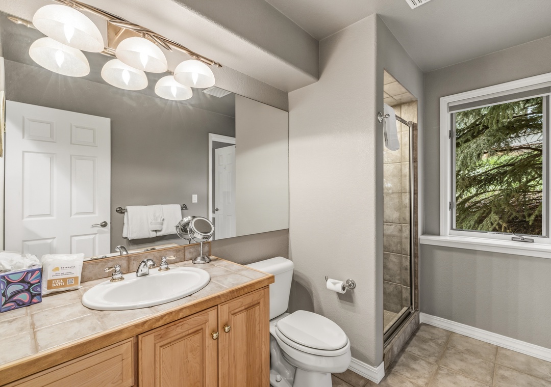 Bathroom attached to Forth bedroom