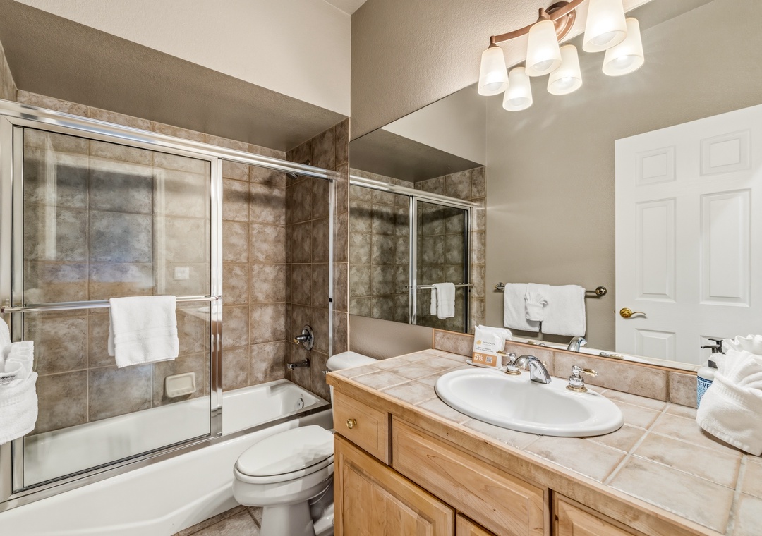 Shared Bathroom Third Floor