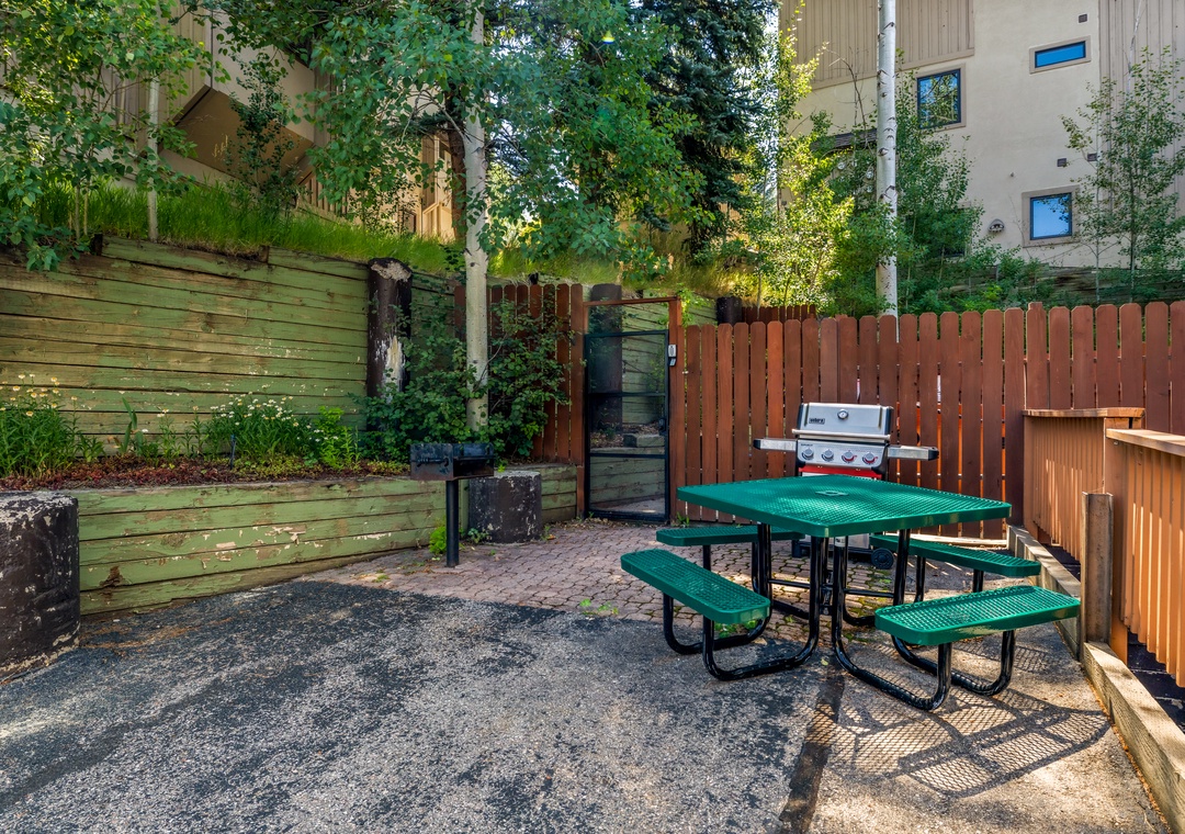 Community Grill and Table