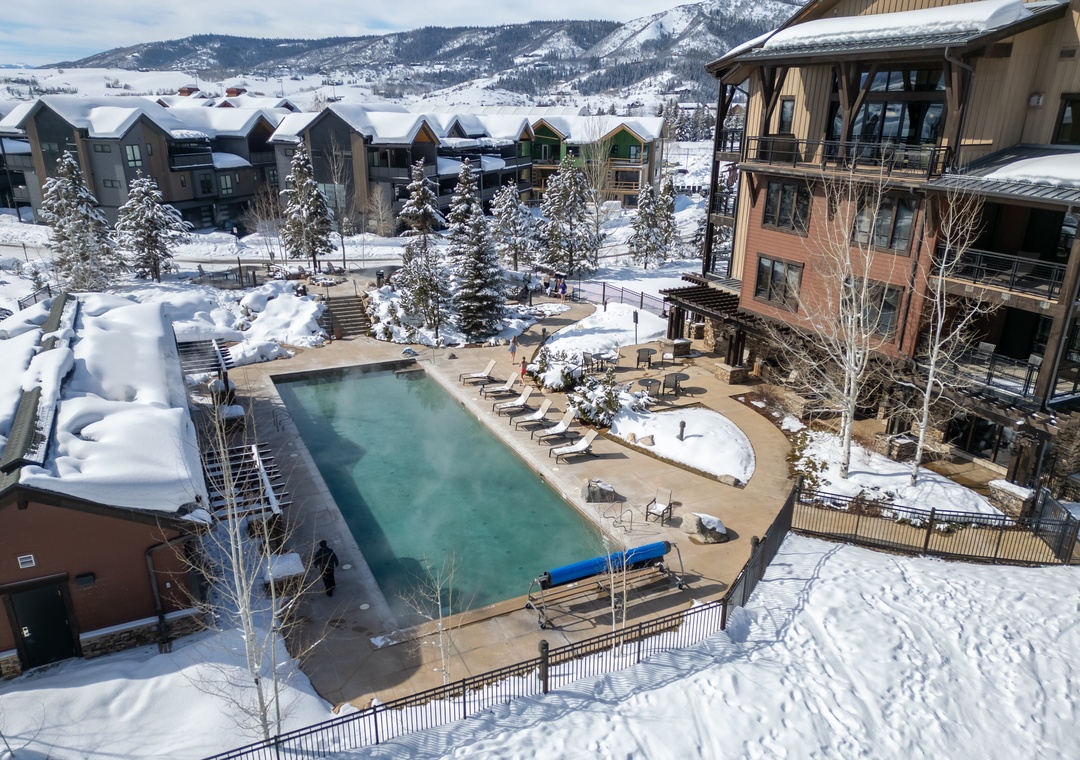Trailhead Lodge - Community Pool + Hot Tubs