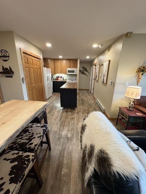 Dining Area & Kitchen