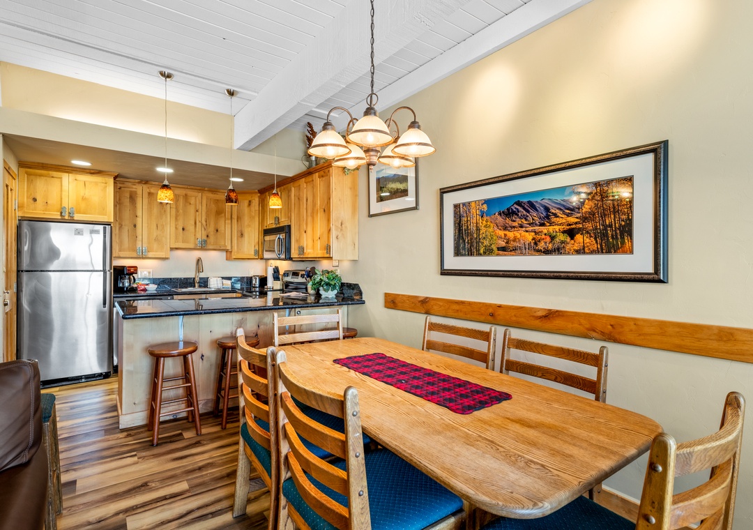 Dining Area & Kitchen