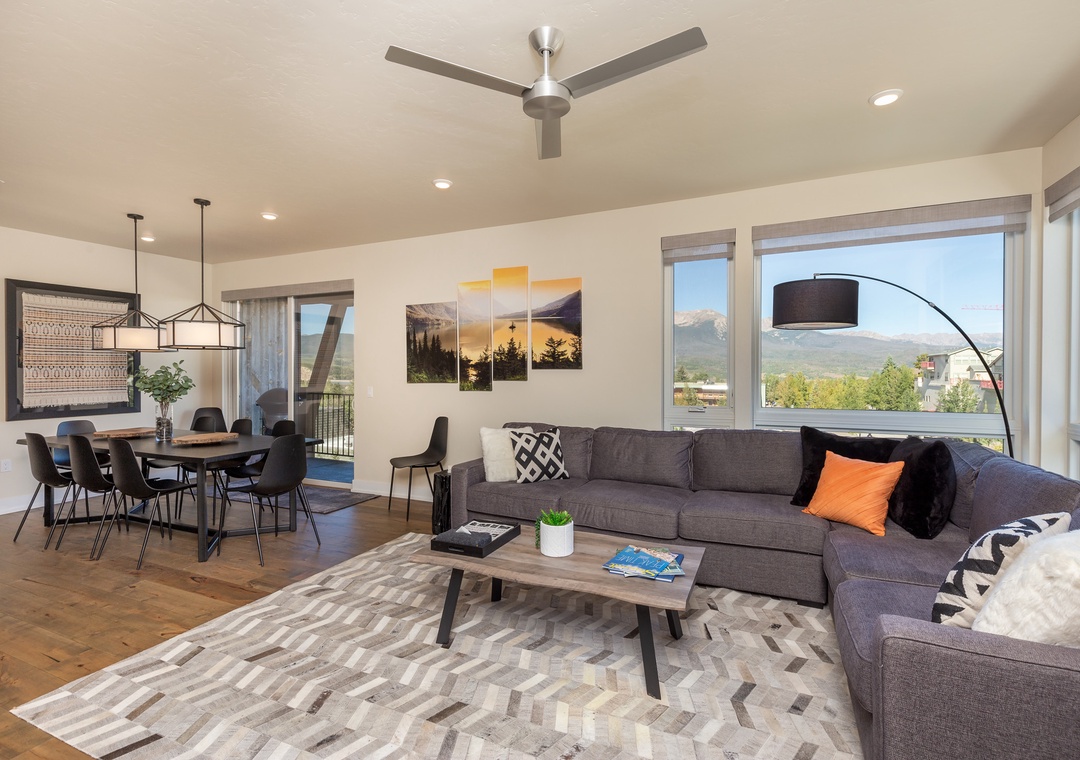 Sail Lofts #301