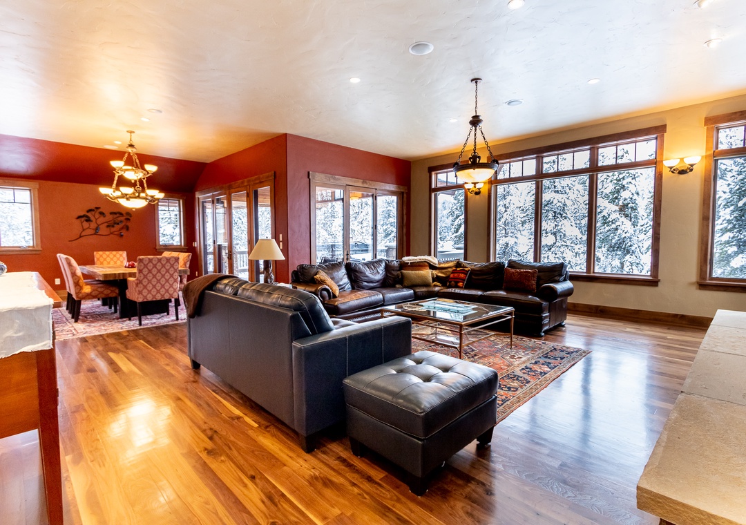671 Elk Circle : 2