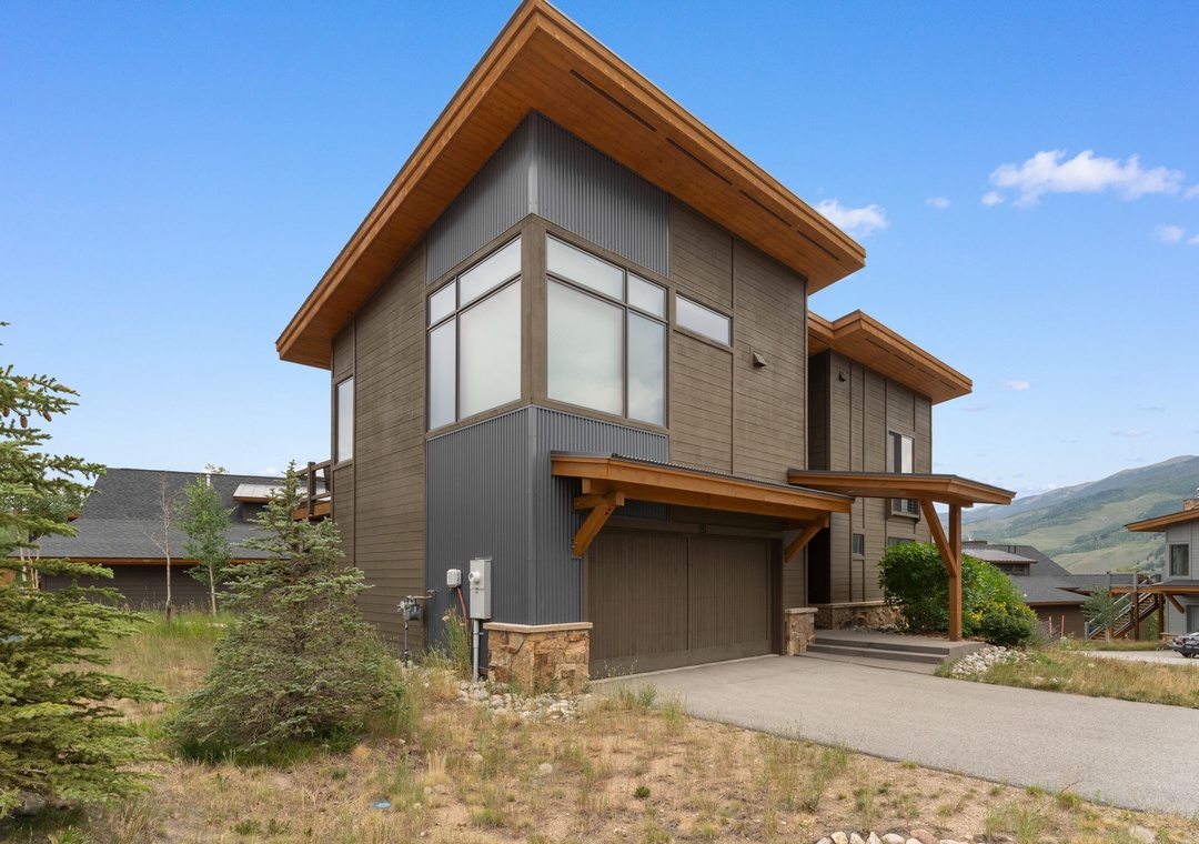 15 W Ben Lane (Summit Sky Ranch): 2