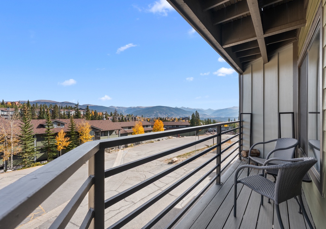 Sip your morning coffee on this private balcony while taking in sweeping mountain views and watching the golden aspens glow in the autumn sun.