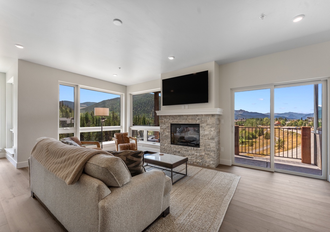 Brightwood #306, Building 1 : 2