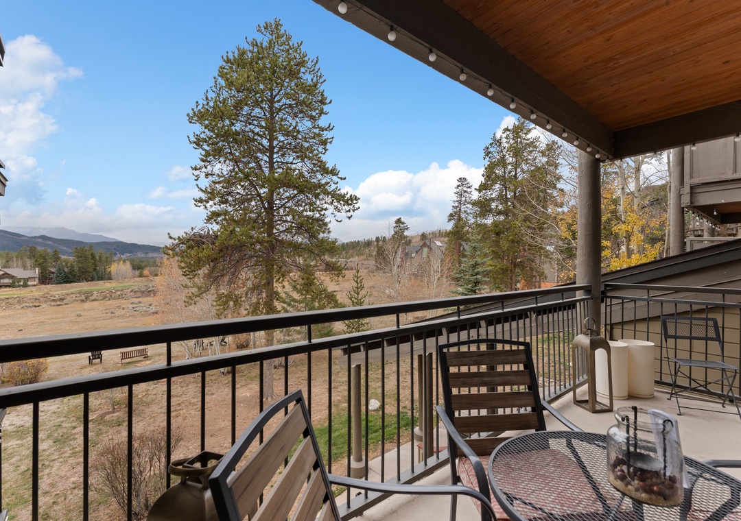 Step onto your private balcony and breathe in the crisp mountain air while soaking in sweeping views of forested hills and open meadows—perfect for morning coffee or evening relaxation.