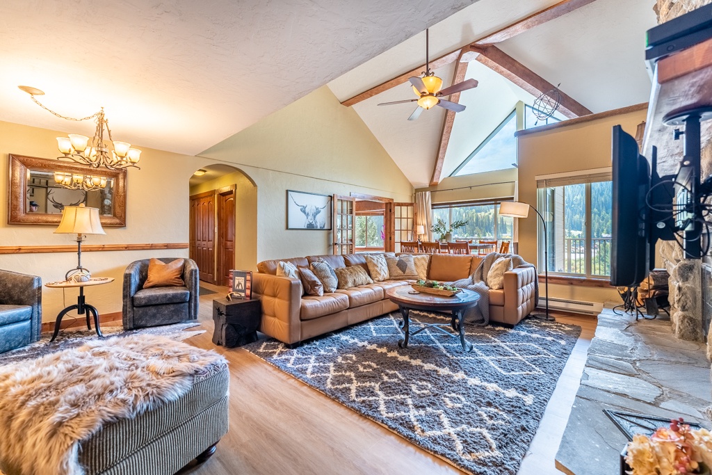 Cinnamon Ridge Building 1, #142 : 2