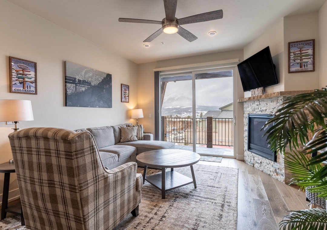 Sail Lofts #303
