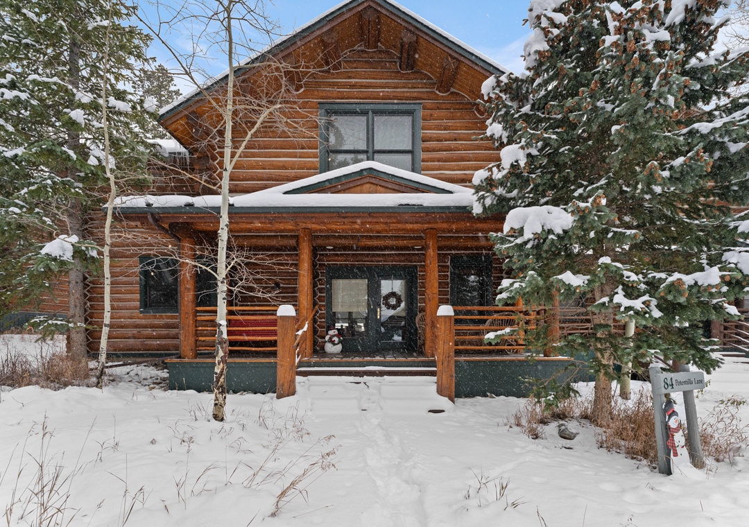 84 Potentilla Lane : 2