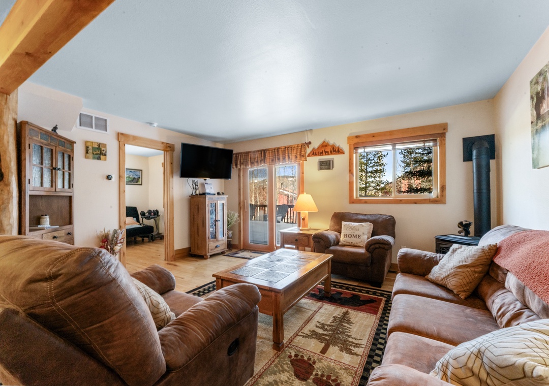 241 North Side Circle, Unit A : 2