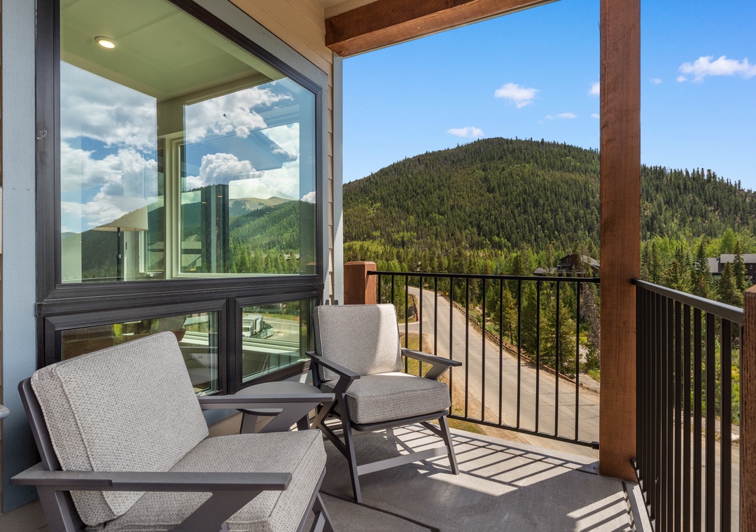 Step onto your private balcony with comfortable lounge chairs and soak in breathtaking mountain vistas stretching endlessly before you.