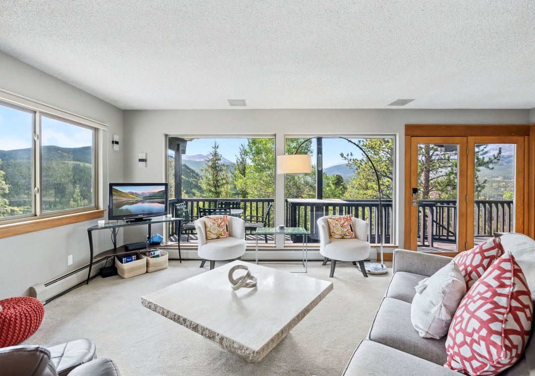 37 Hummingbird Drive