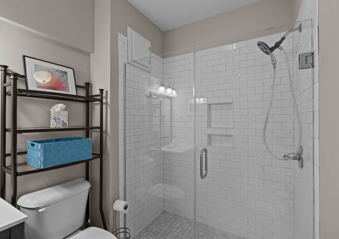Ground Floor King Room Bathroom