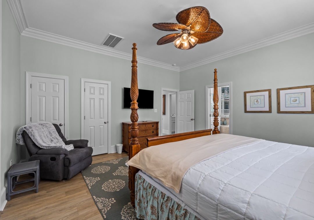 Queen Bedroom