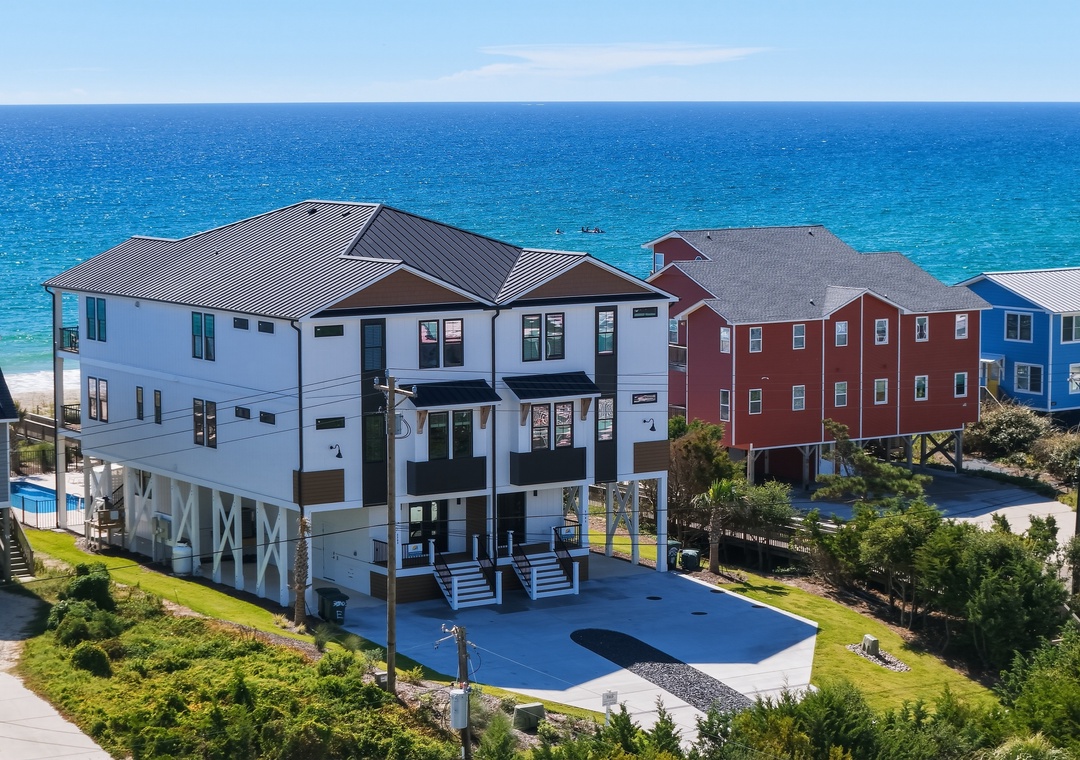 Sea Spray West | Aerial Front Exterior