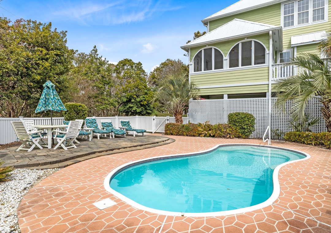 Pool and Patio!