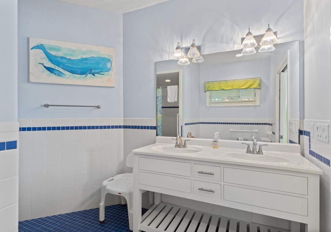 Ground Floor Queen Room Bathroom