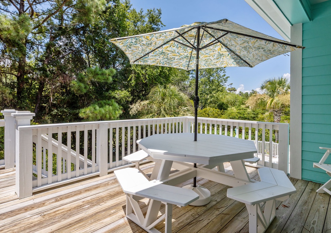 Outdoor Dining!