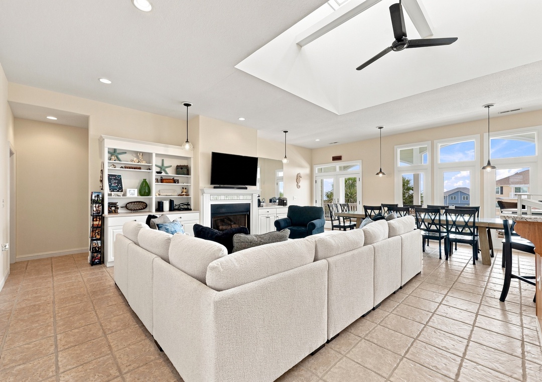 Sea Dream | Top Level Living Area