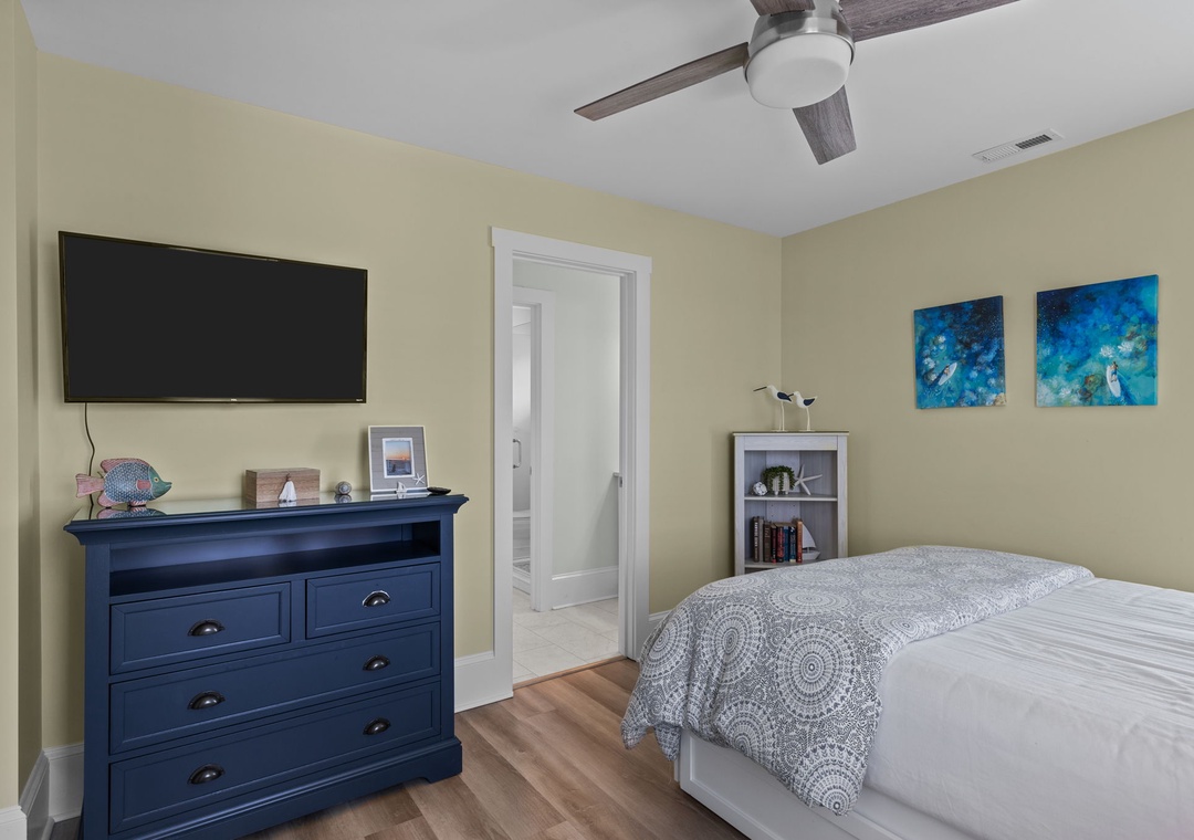 2 Queen Bedroom