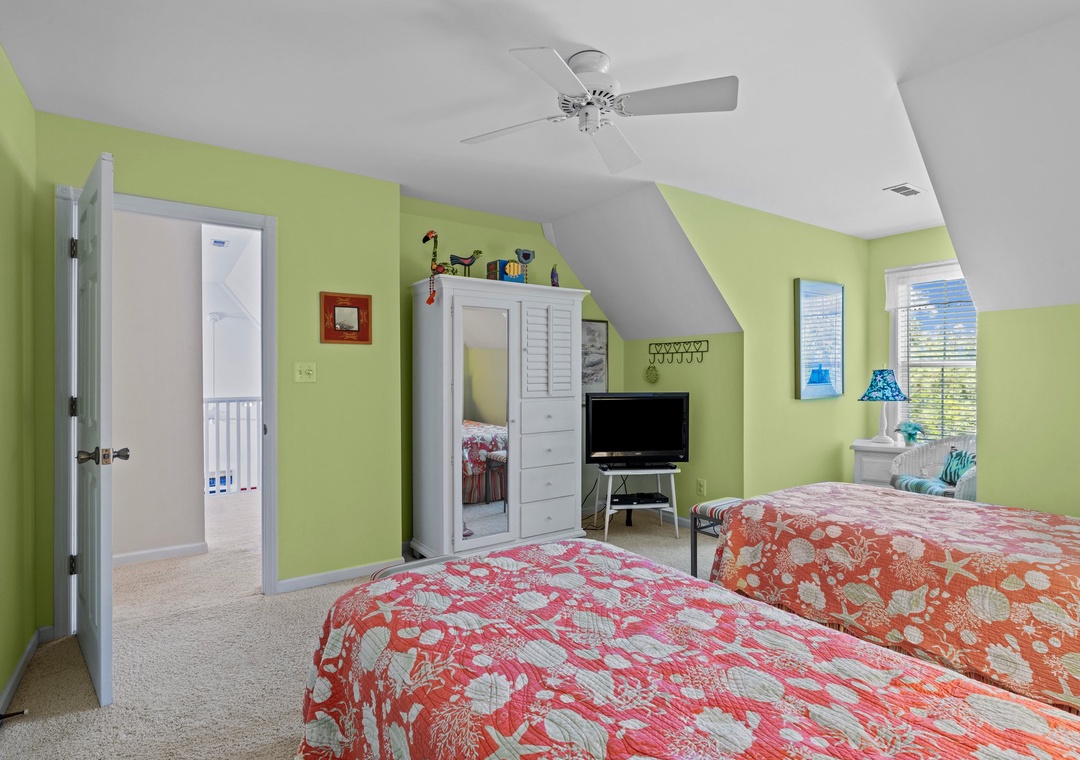 Top Floor Twin Bedroom