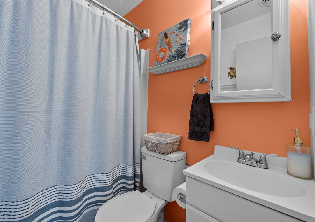 Queen Room Bathroom
